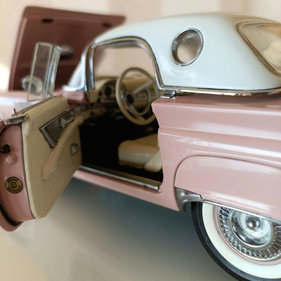 1957 フォード　サンダーバード