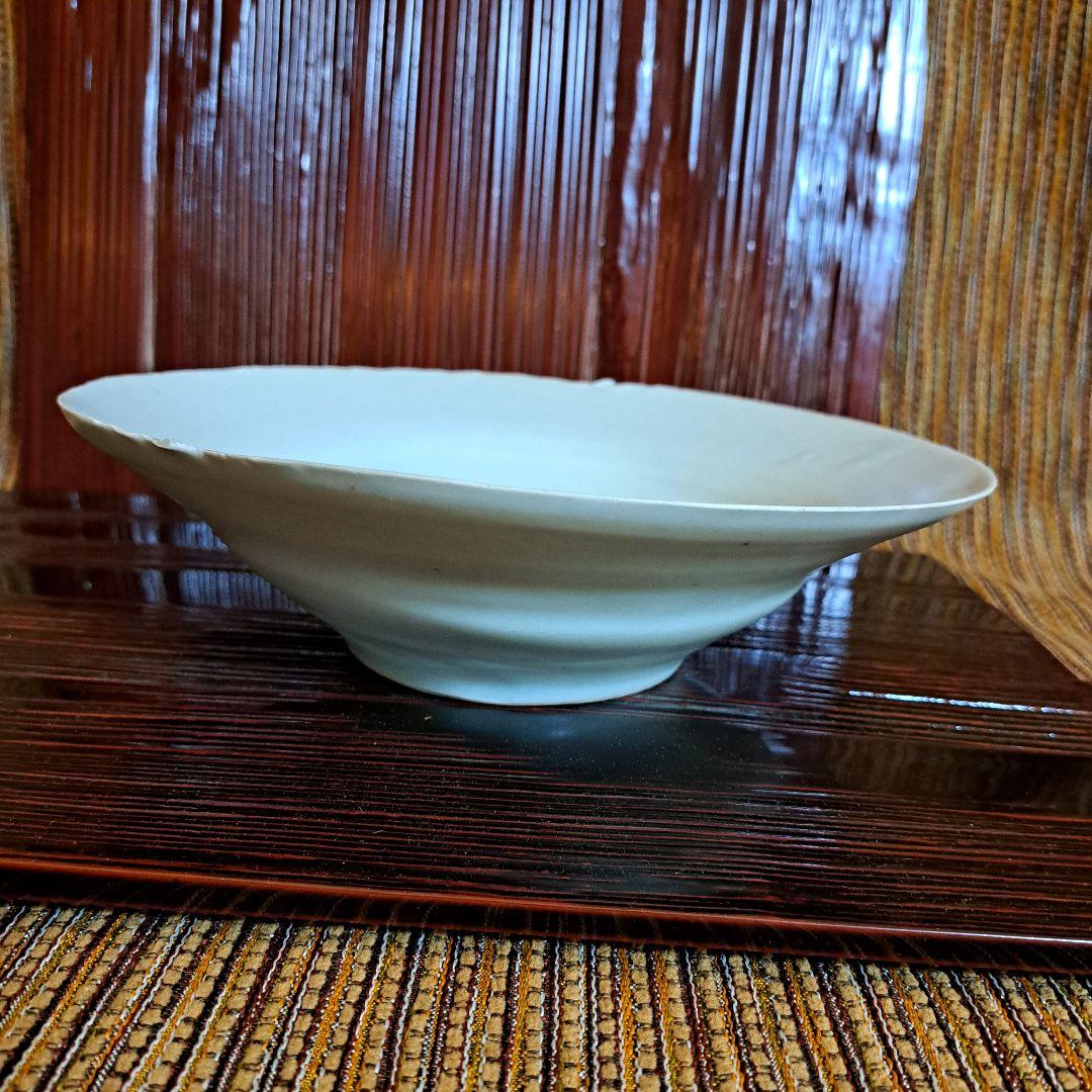 黒田泰蔵の白磁鉢です。