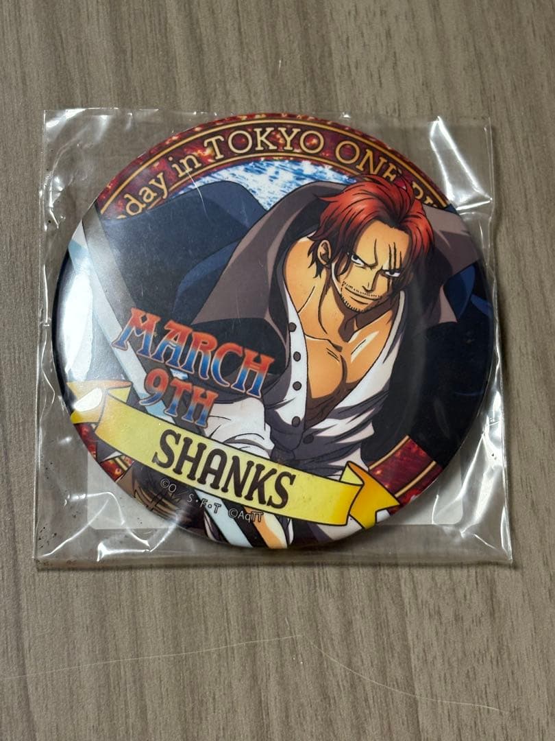 東京ワンピースタワー限定 バースデー缶バッジ シャンクス