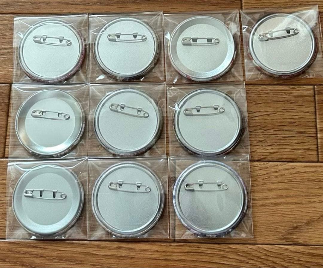 プロセカ グリッター ホログラム 缶バッジ 東雲絵名