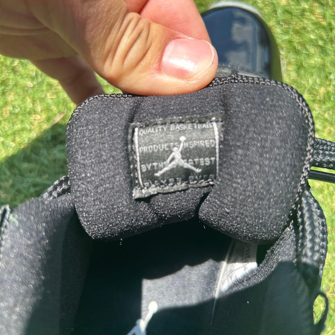 希少エアジョーダン 11 ブラック/ホワイトサイズ UK7