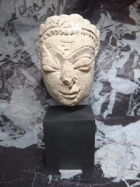 石仏の残存です。味のあるものです。