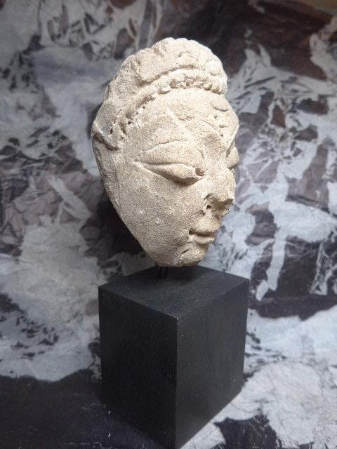 石仏の残存です。味のあるものです。