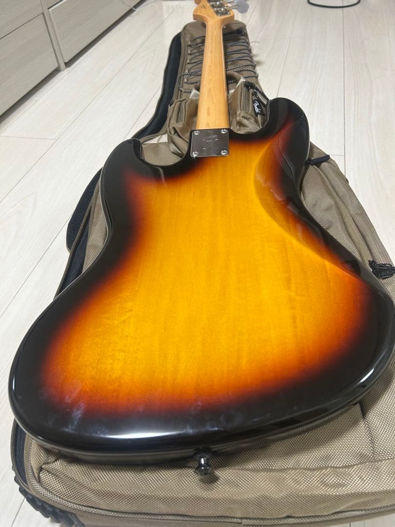 エレキベース フェンダー