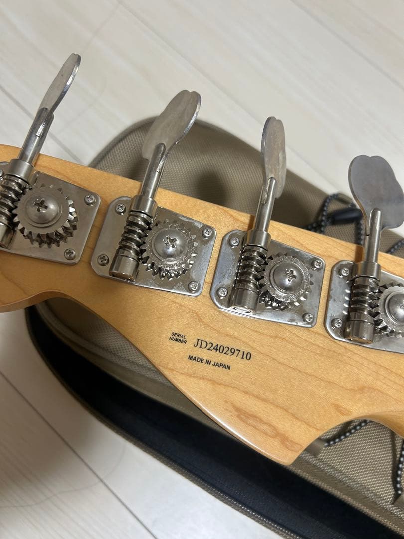 エレキベース フェンダー