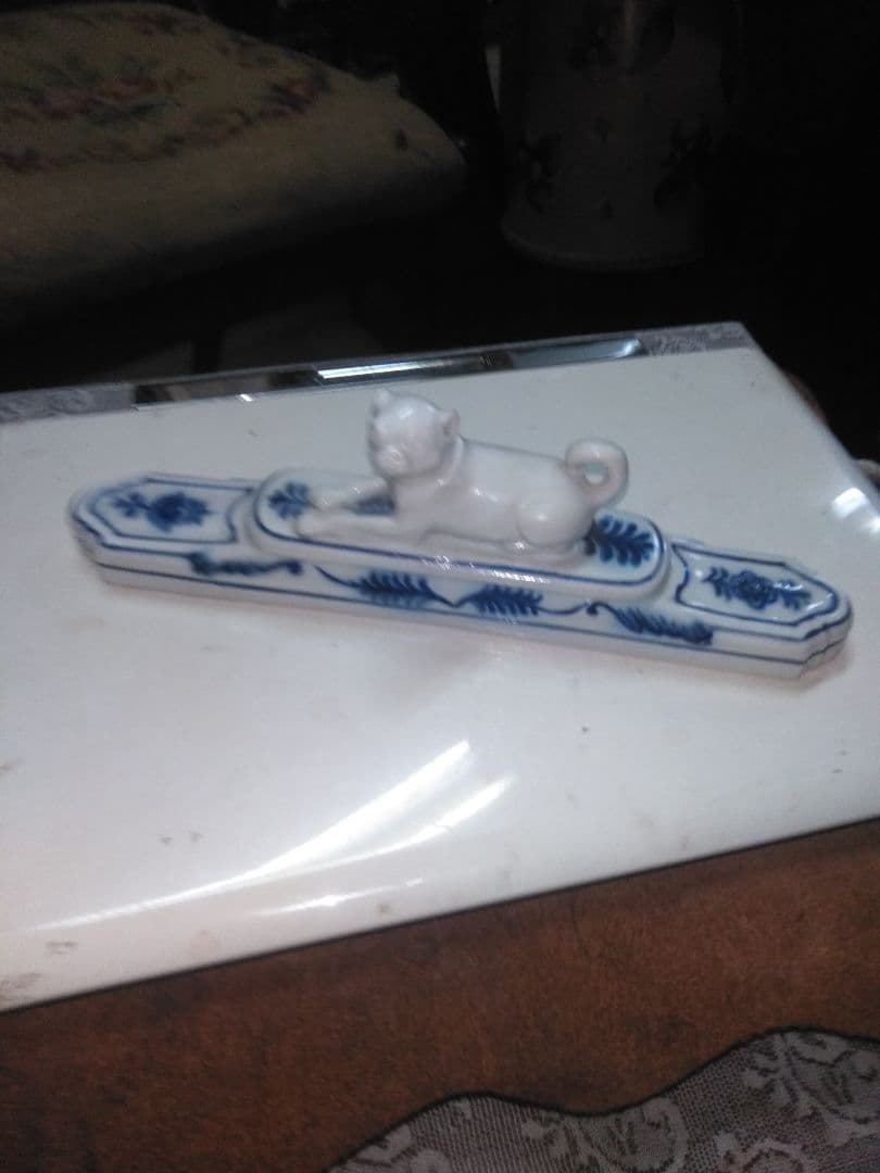 マイセン、ドックのペーパーウエイト、