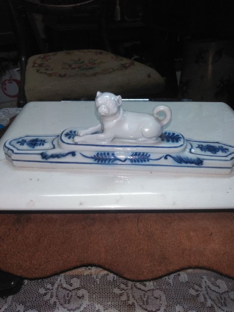 マイセン、ドックのペーパーウエイト、