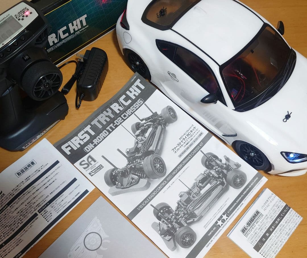 田宮RCトヨタGR86LEDライト付ファーストトライ＆プロポバッテリーセット完成