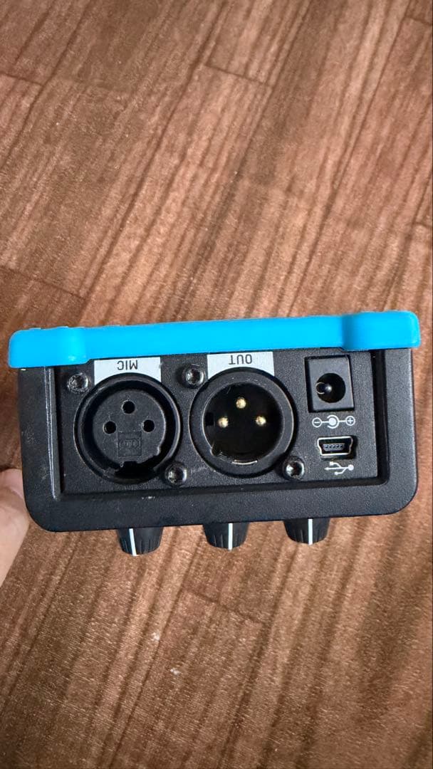 TC-HELICON VoiceTone C1 アダプター付属