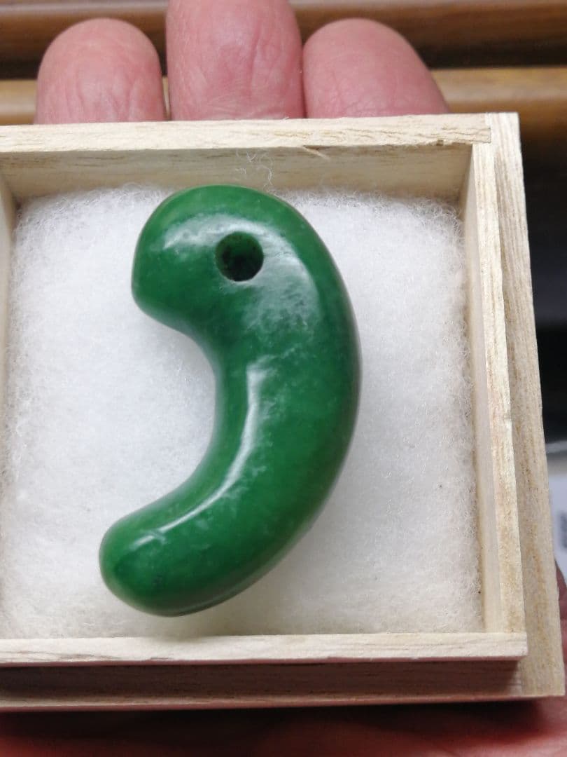 ★古墳期『糸魚川翡翠勾玉』出土品。4.8cm【超琅玕翡翠】最高峰の巨大勾玉です。