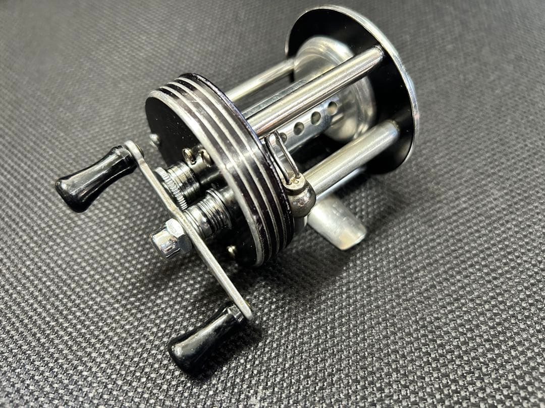 Zebco ゼブコ　ストリームライト　KC310 ダイレクトリール