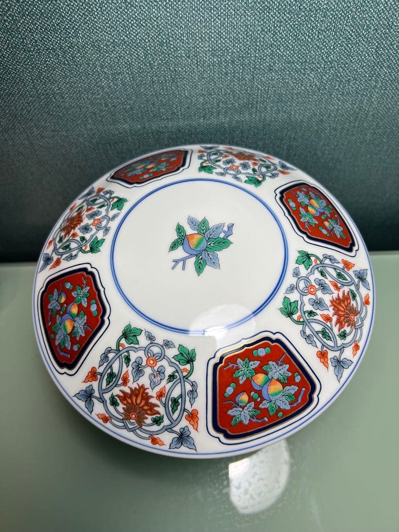 769 有田焼 其泉窯 染錦四方割木甲草花文 三段重 賞美堂本店　未使用