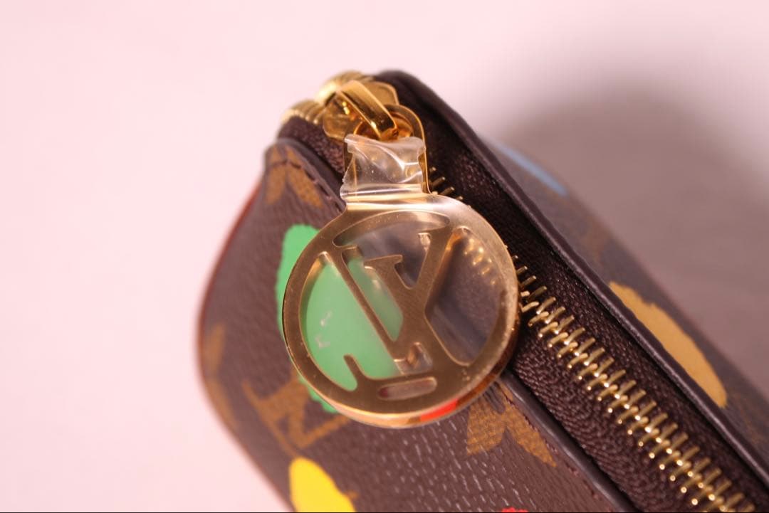 LOUIS VUITTON ルイヴィトン草間彌生トゥルースエリザベットペンケース