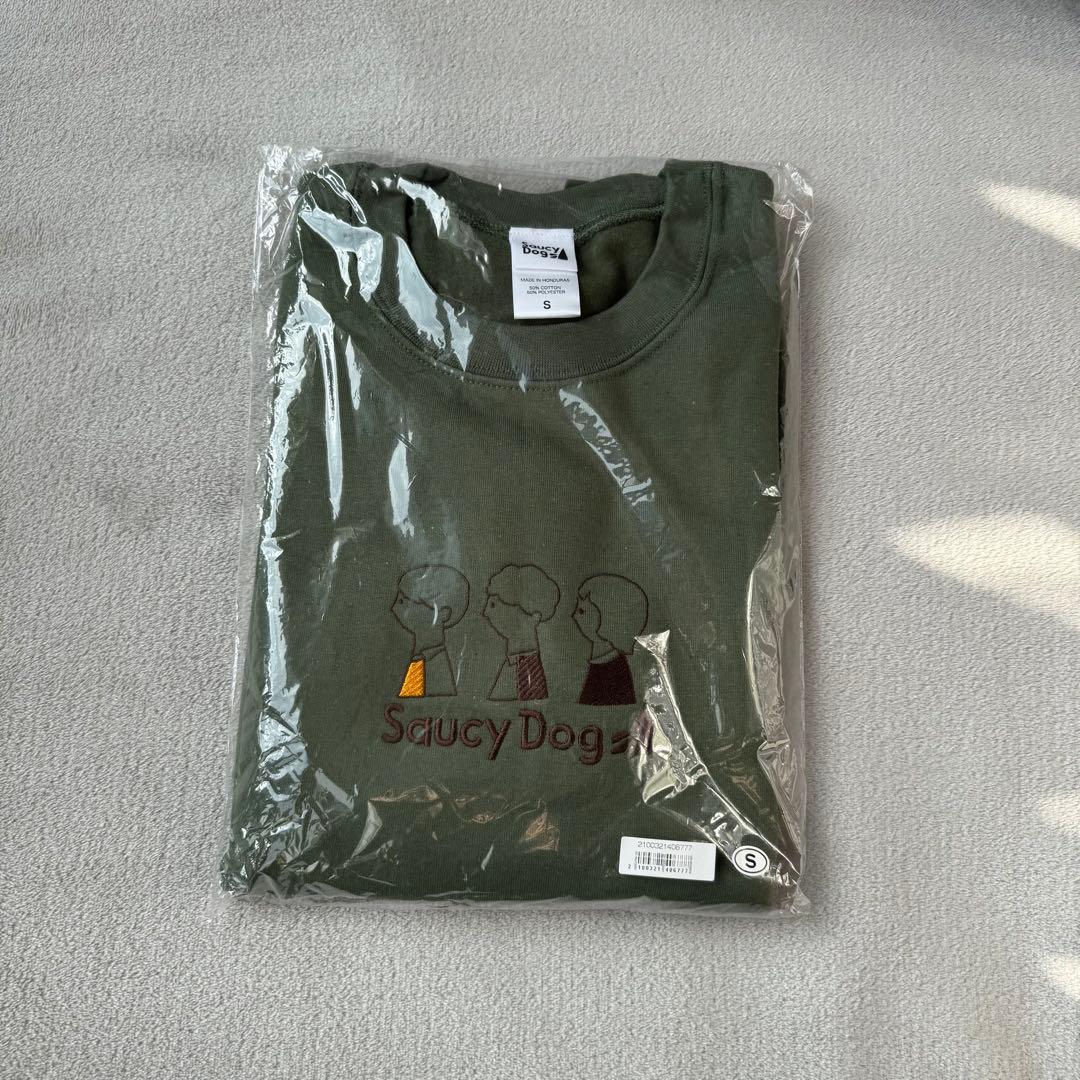 Saucy Dog メンバーモチーフ刺繍スウェット カーキ S