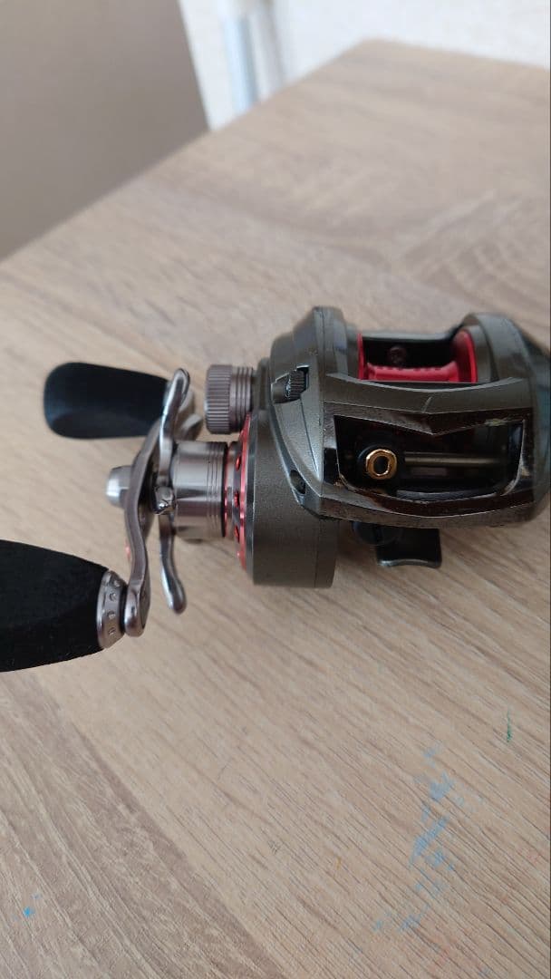 アブガルシア　アブレボALT　ベイトリール右巻ハンドル