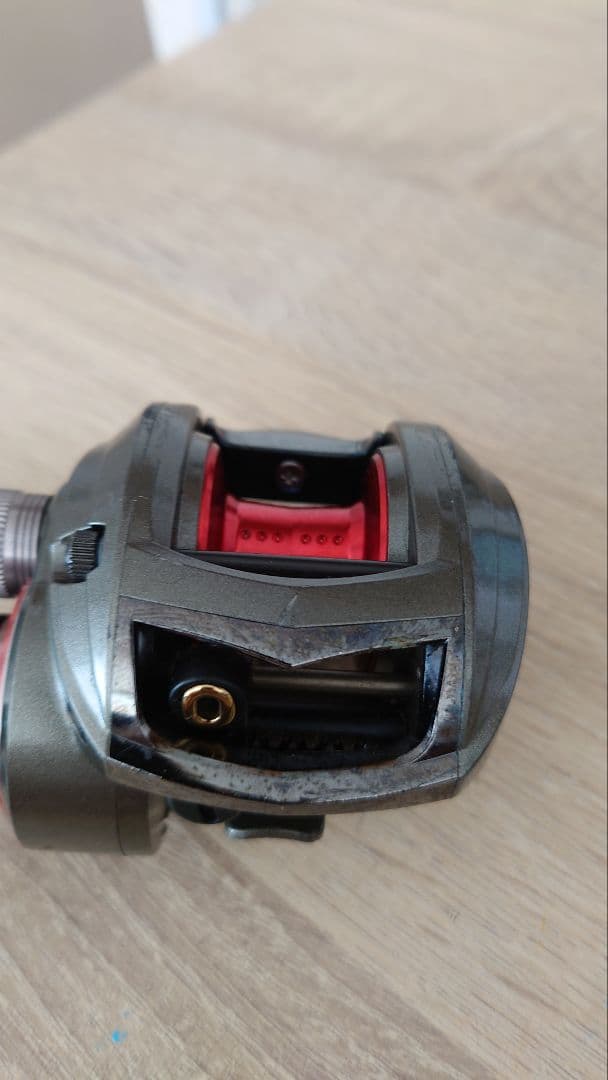 アブガルシア　アブレボALT　ベイトリール右巻ハンドル