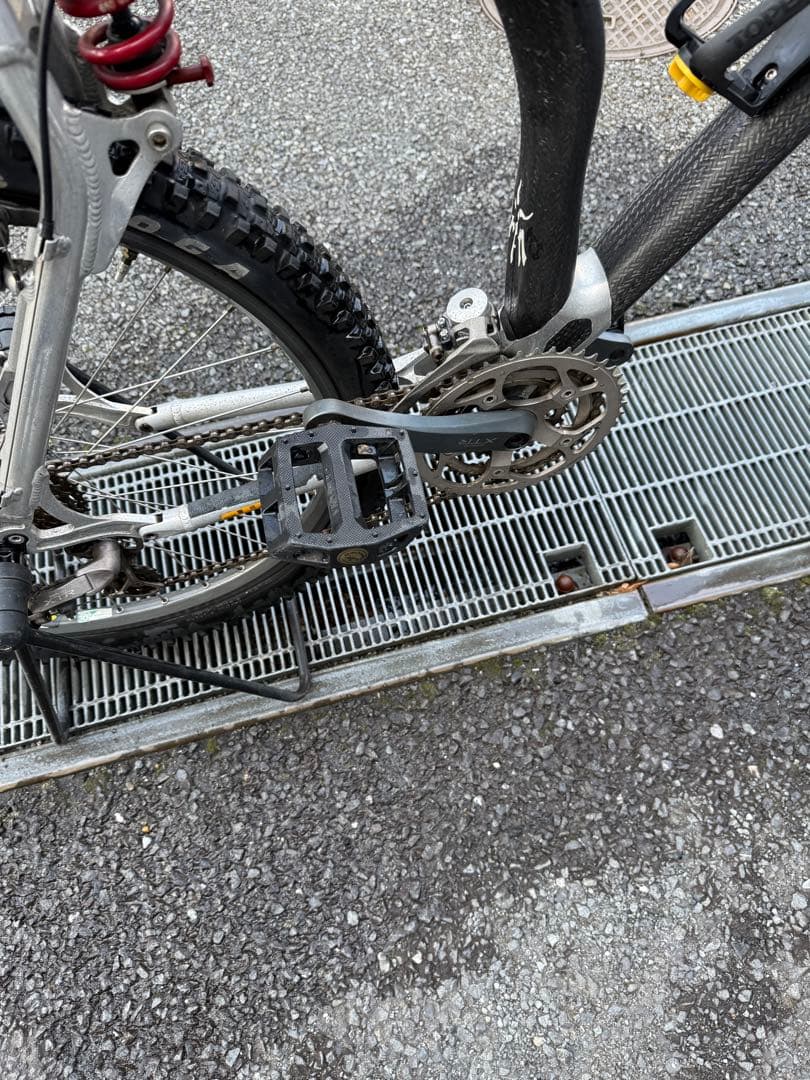 GT STS-1000 ダウンヒルマウンテンバイク TIOGA 引き取り限定