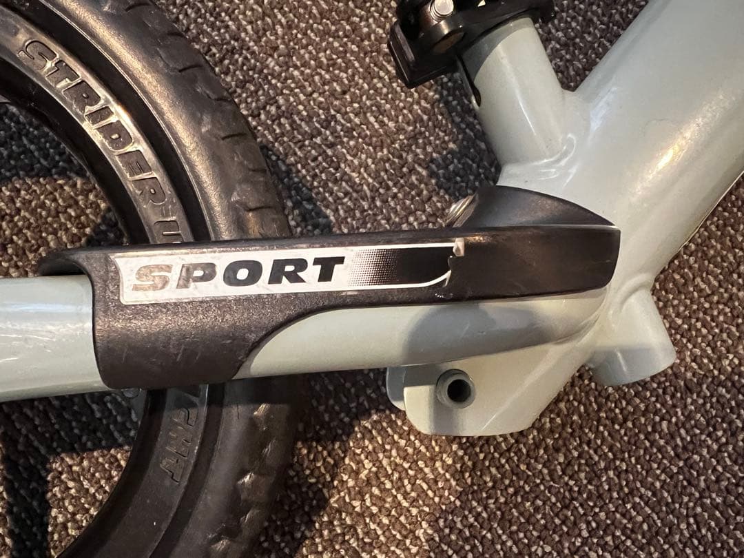 STRIDER 12インチバランスバイク 限定カラー