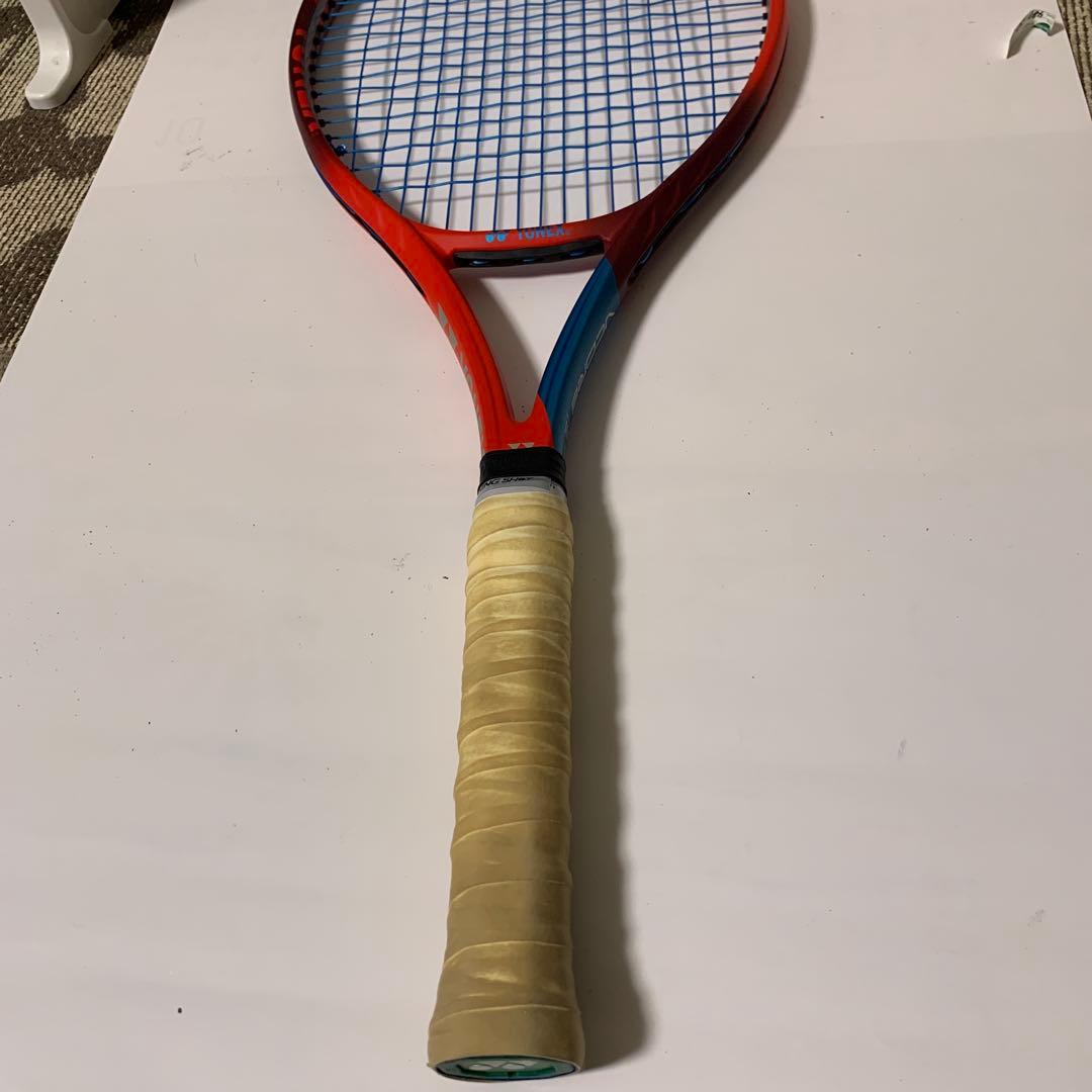 YONEX VCORE100テニスラケット グリップサイズG2 ①