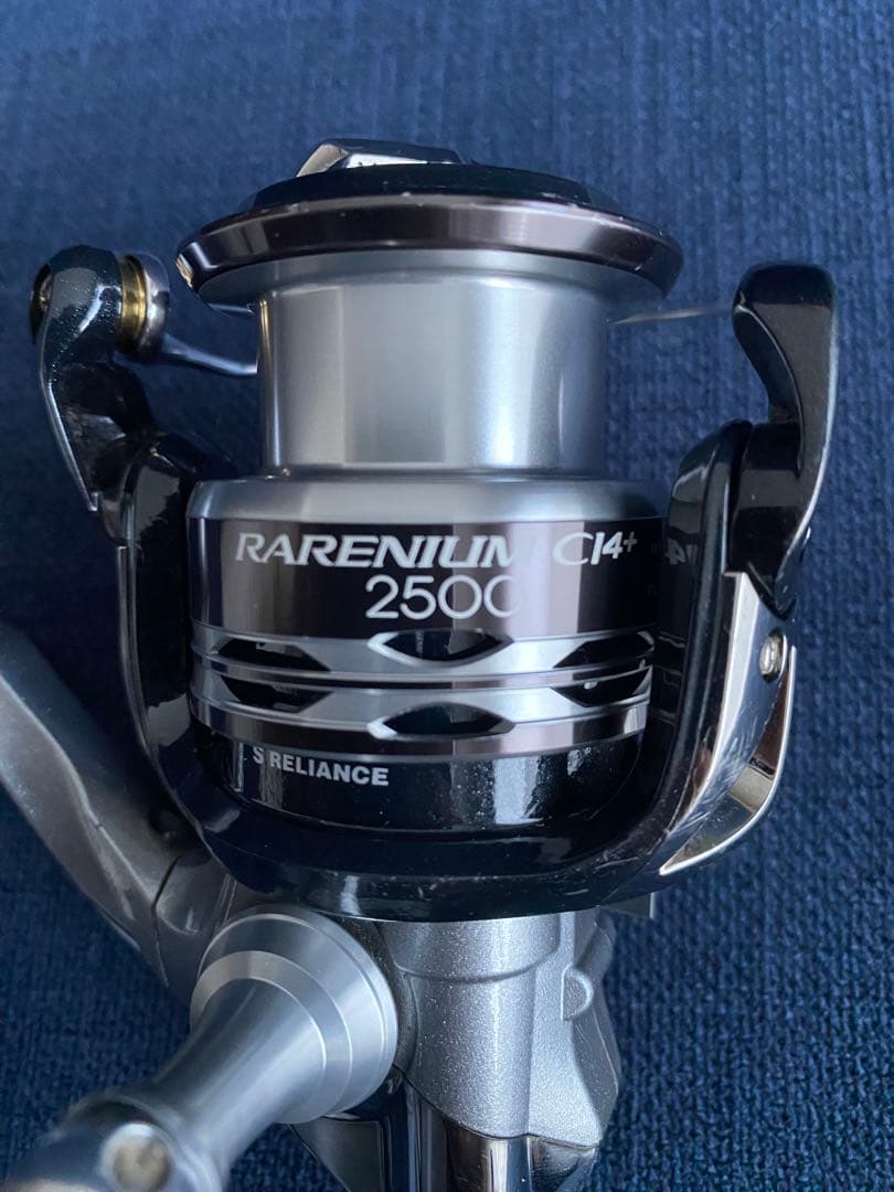 RARENIUM CI4+ 2500 スピニングリール
