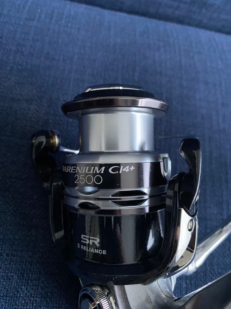 RARENIUM CI4+ 2500 スピニングリール