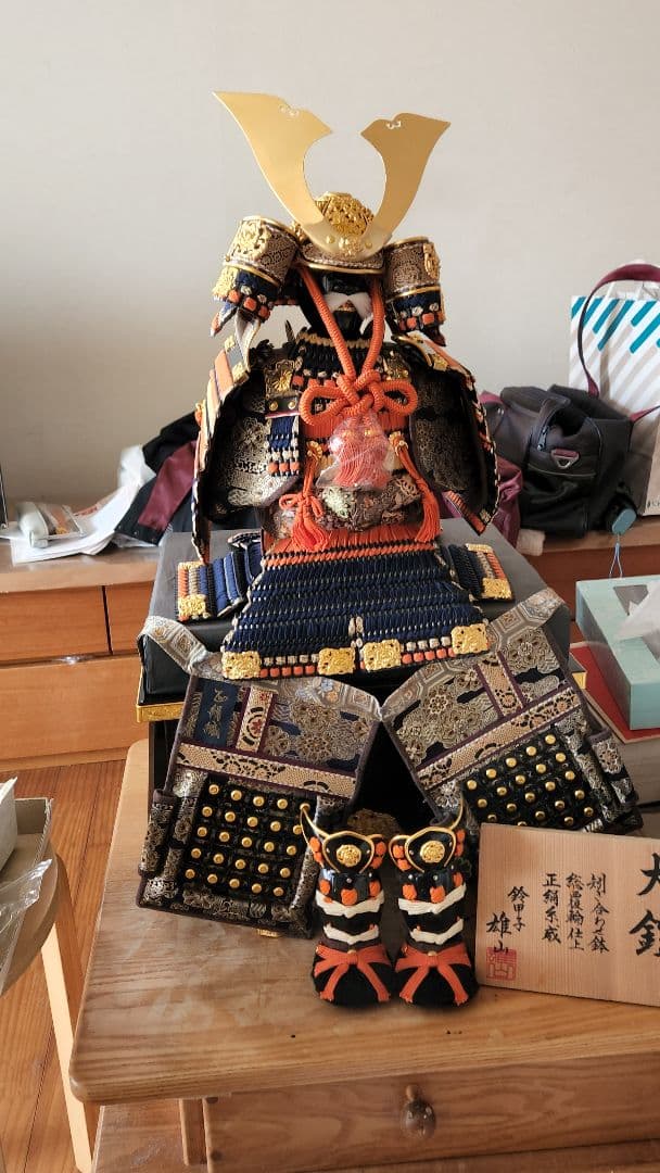 鈴甲子雄山の10号鎧、ジャンク扱いで出品。鍬形は24金張り。特別値引き