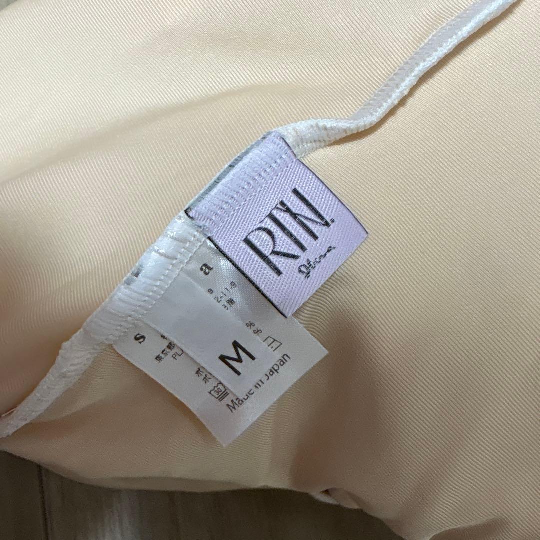 stina/M/Retune/ホワイトノースリーブレオタード