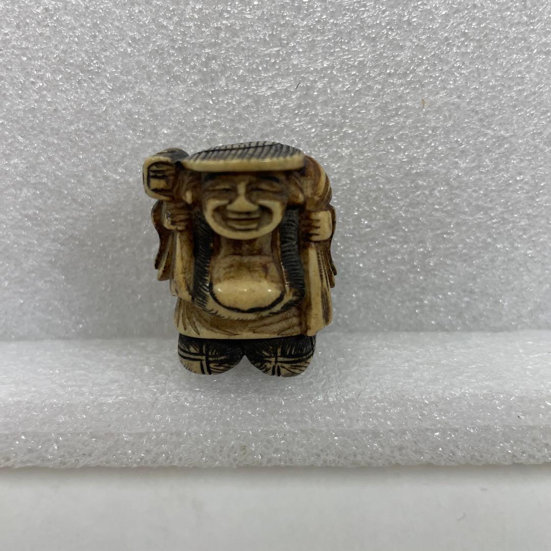 根付け　大黒　寸法（cm）2.1x2.1x高さ3.0