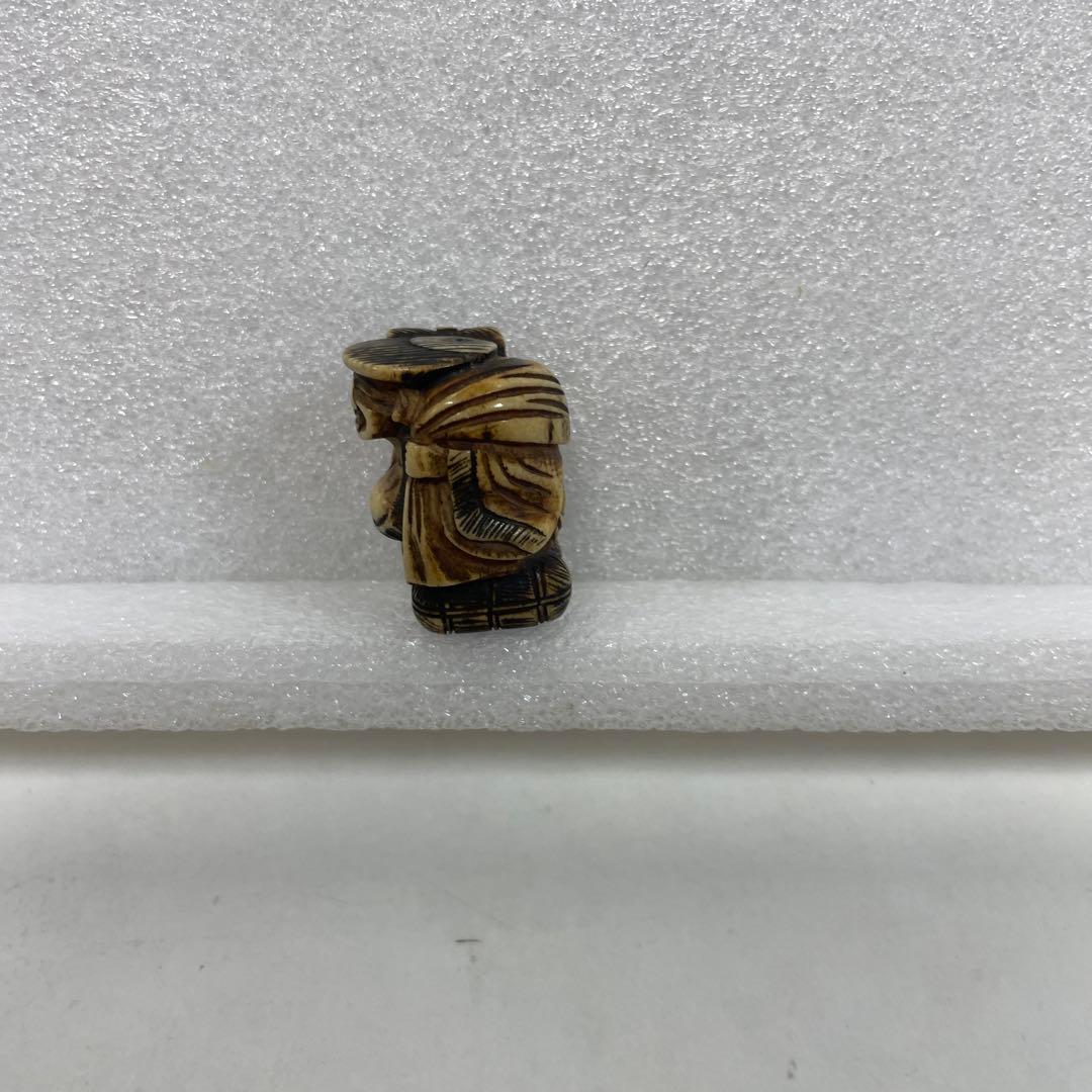 根付け　大黒　寸法（cm）2.1x2.1x高さ3.0