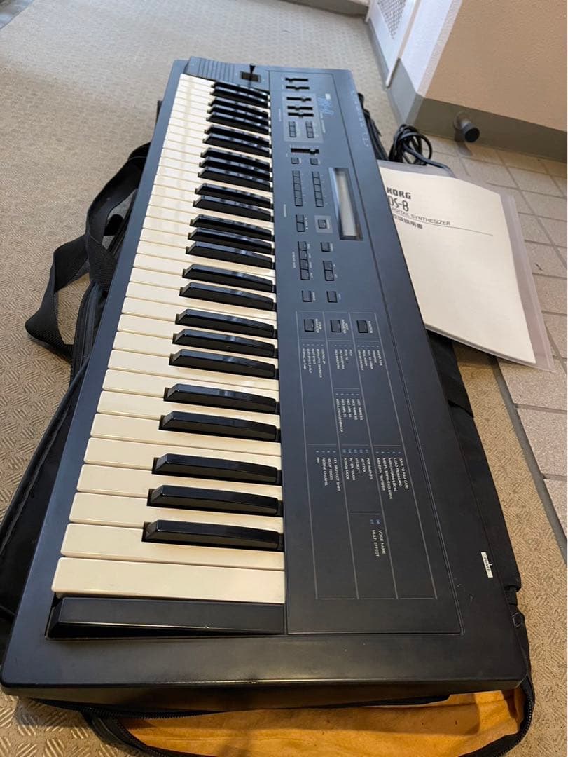 電子ピアノ　シンセサイザー　KORG DS-8
