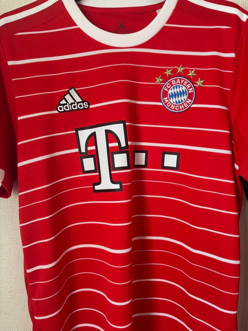 バイエルン 22-23レプリカユニフォーム（ホーム）（マタイス・デリフト 4）