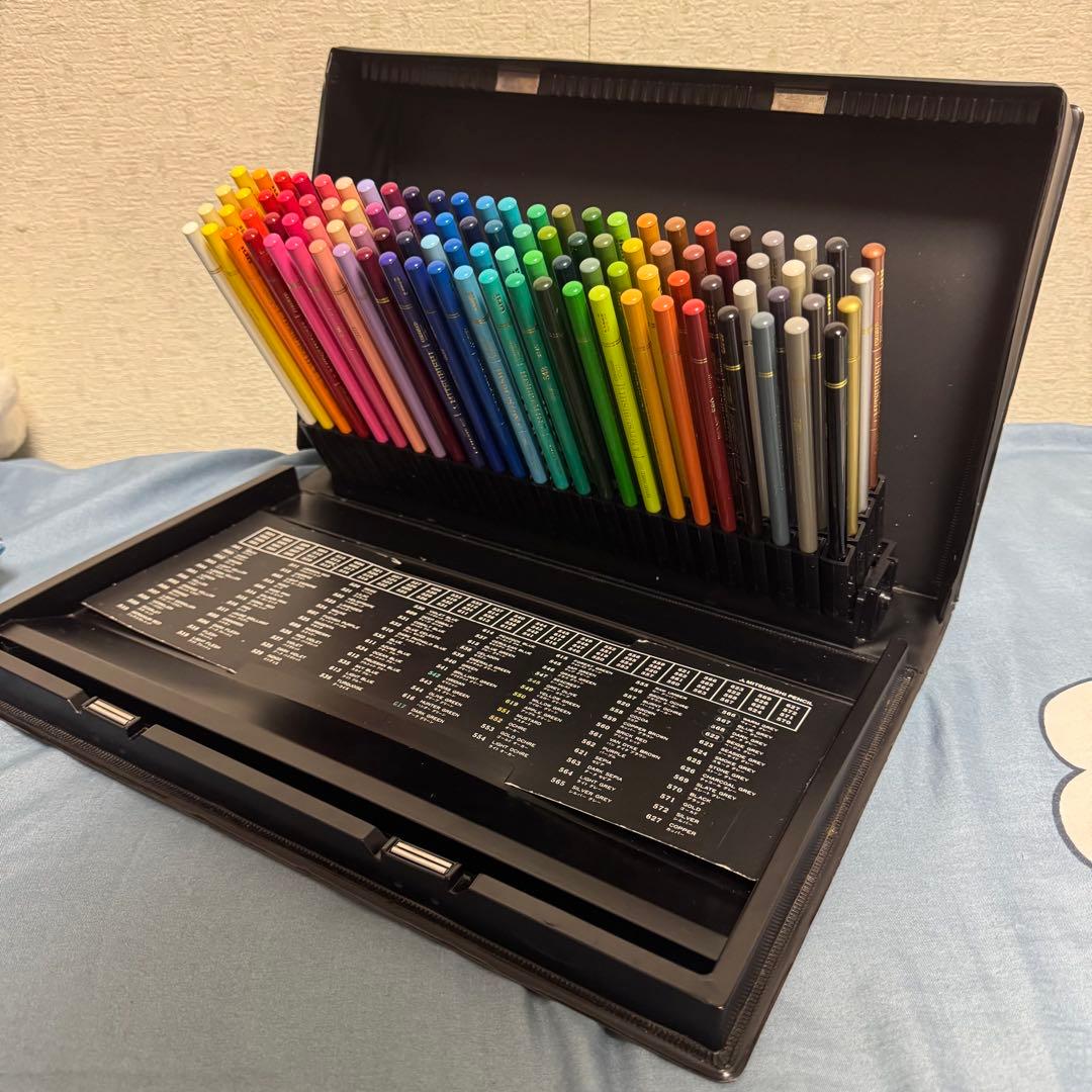 ユニカラー　100色　色鉛筆　uni 三菱鉛筆