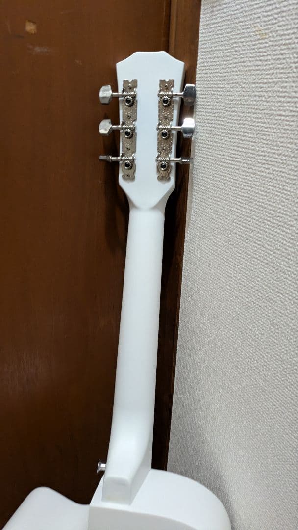 ホワイト アコースティックギター 【未使用品】