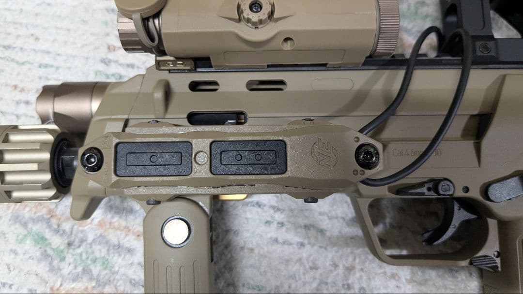 ゆうか旦那　MP7A1　ガスブローバック　タンカラー　Co2　外部ソース