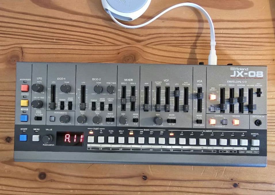 ローランド Roland Boutique JX-08