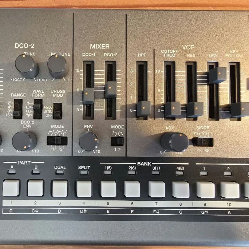 ローランド Roland Boutique JX-08