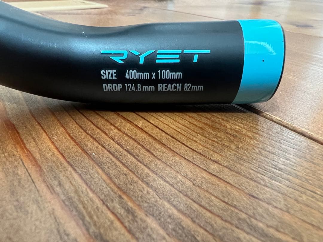 RYET カーボンハンドル ブラック/ブルー400mm×100mm