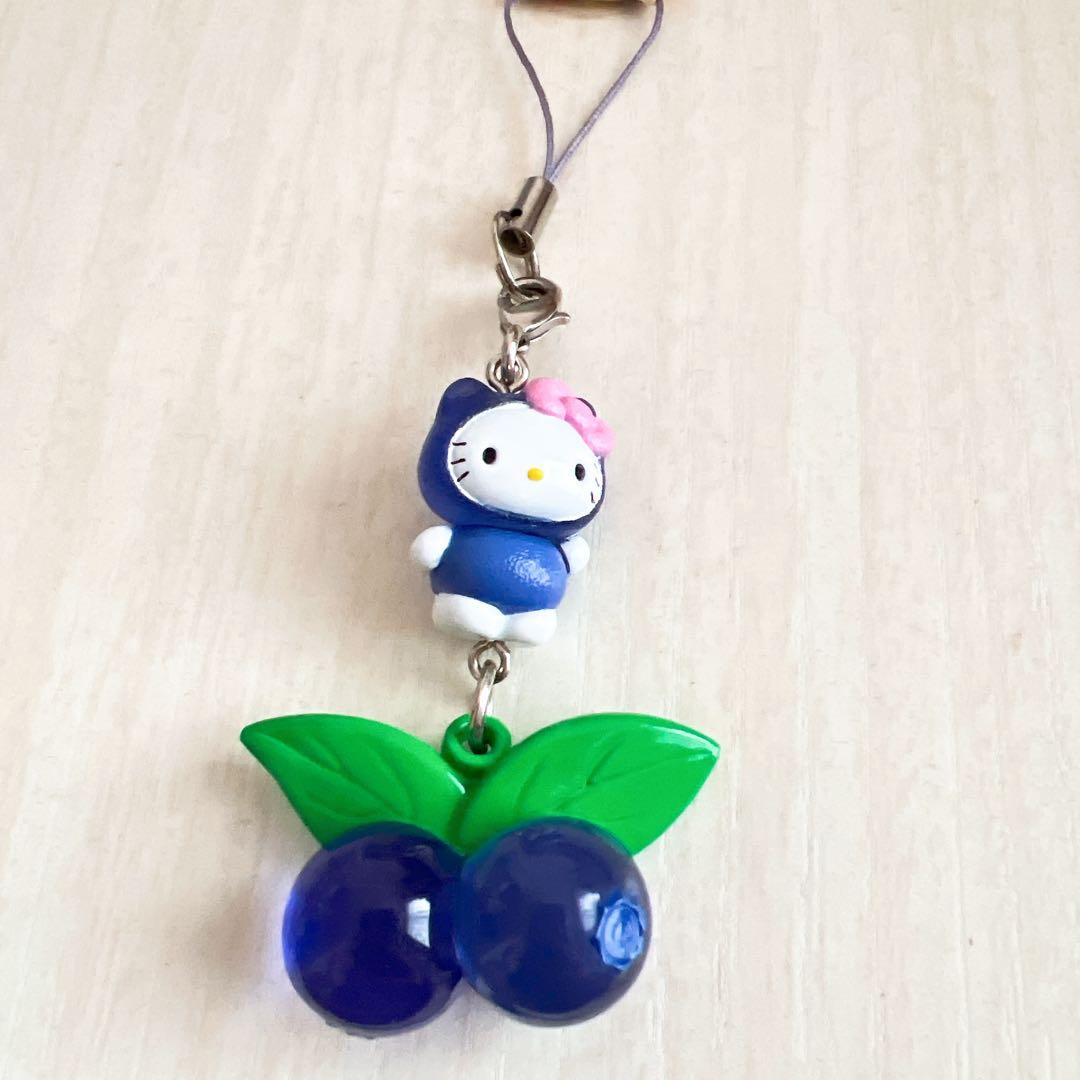 Sanrio ハローキティ フルーツバージョン　ブルーベリー ストラップ　根付け