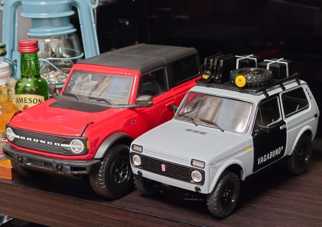 1/18 ラーダ ニーヴァ V LADA 1980 グレー ソリド製ダイキャスト