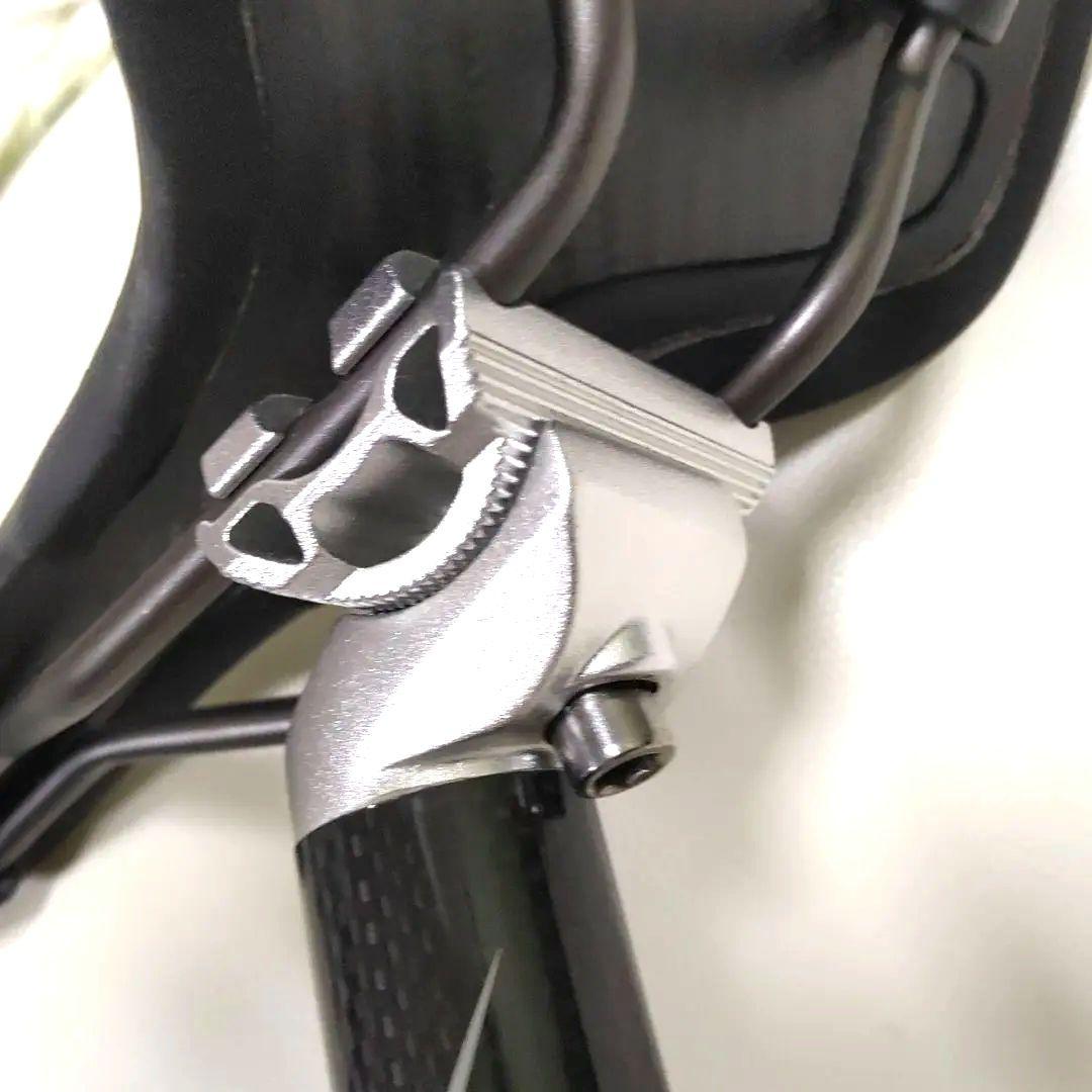 fi'zi:k Arione サドル ブラック カーボン