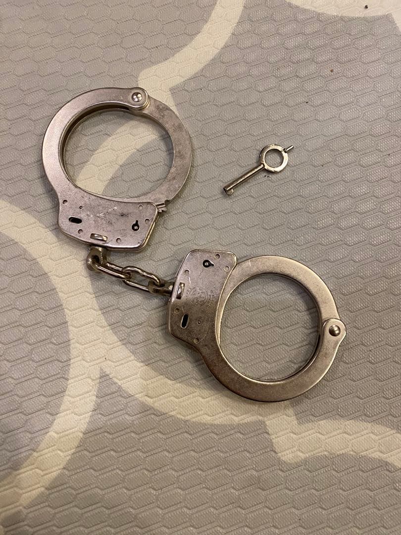 SMITH＆WESSON M-100 手錠　U.S.A製