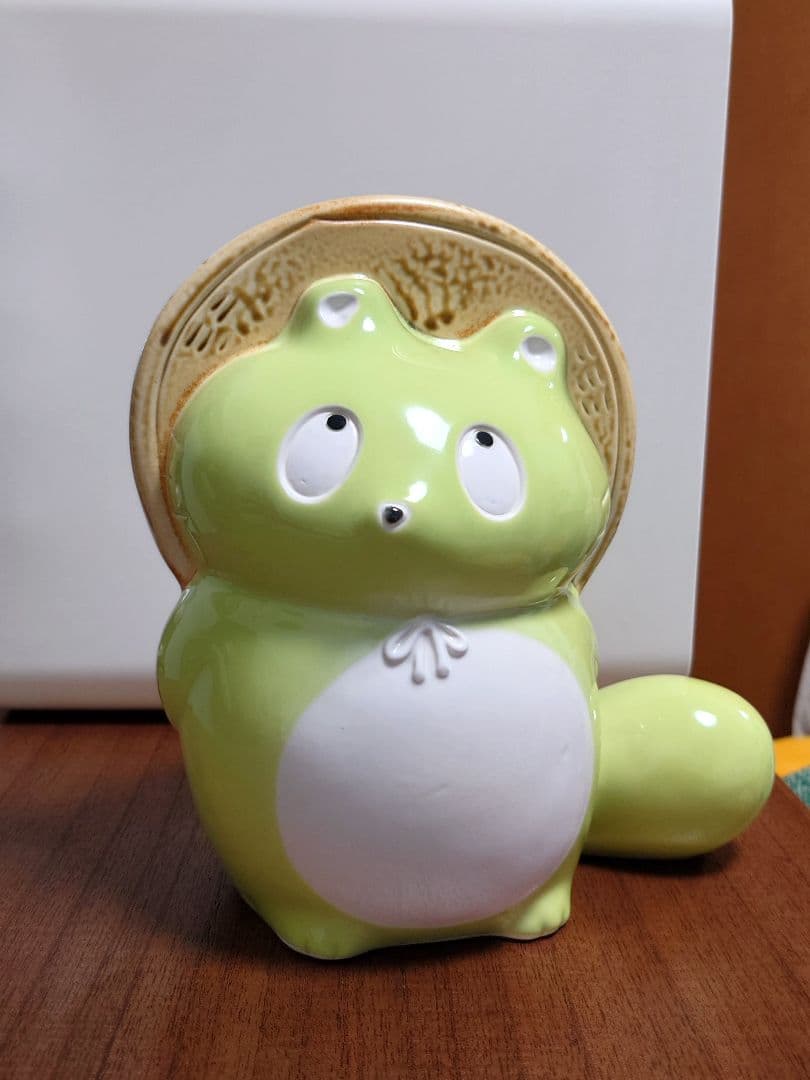 ぼんやり子だぬき 陶器置物 小さめサイズ