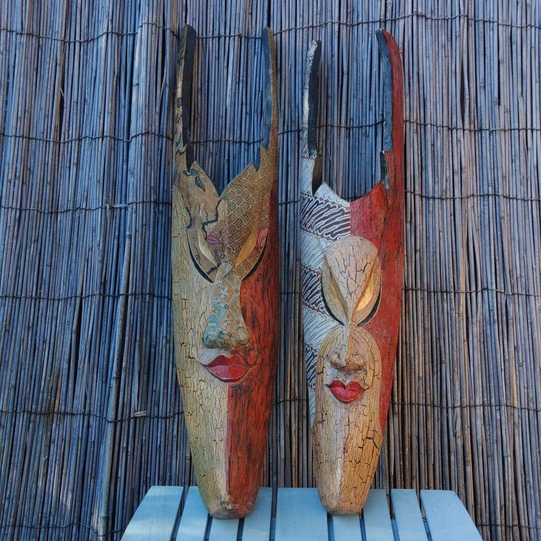 木彫面　壁掛けオブジェ　狐人面　木製　布装飾　民芸品