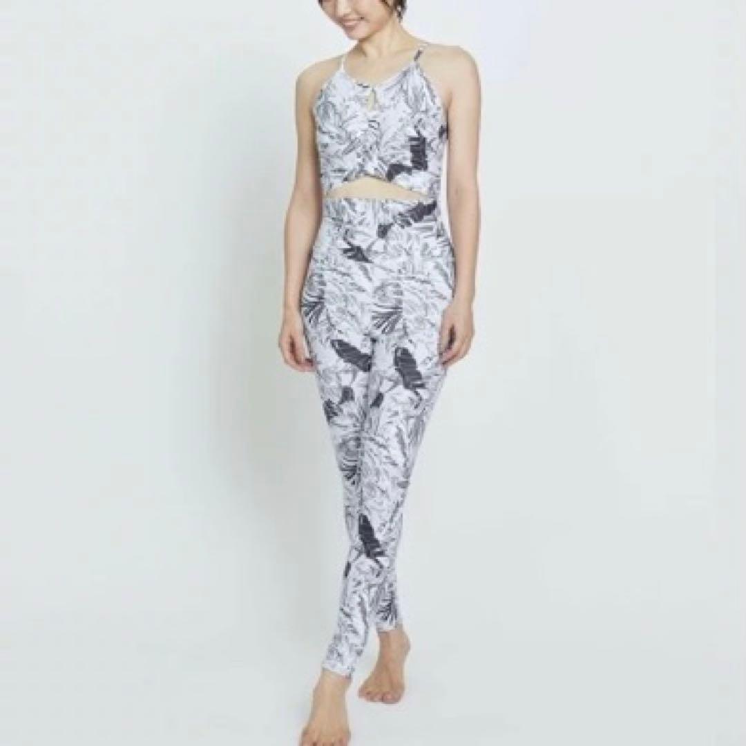 ジュリエ セットアップ ブラトップ レギンス 0 ヨガウェア カップ付き