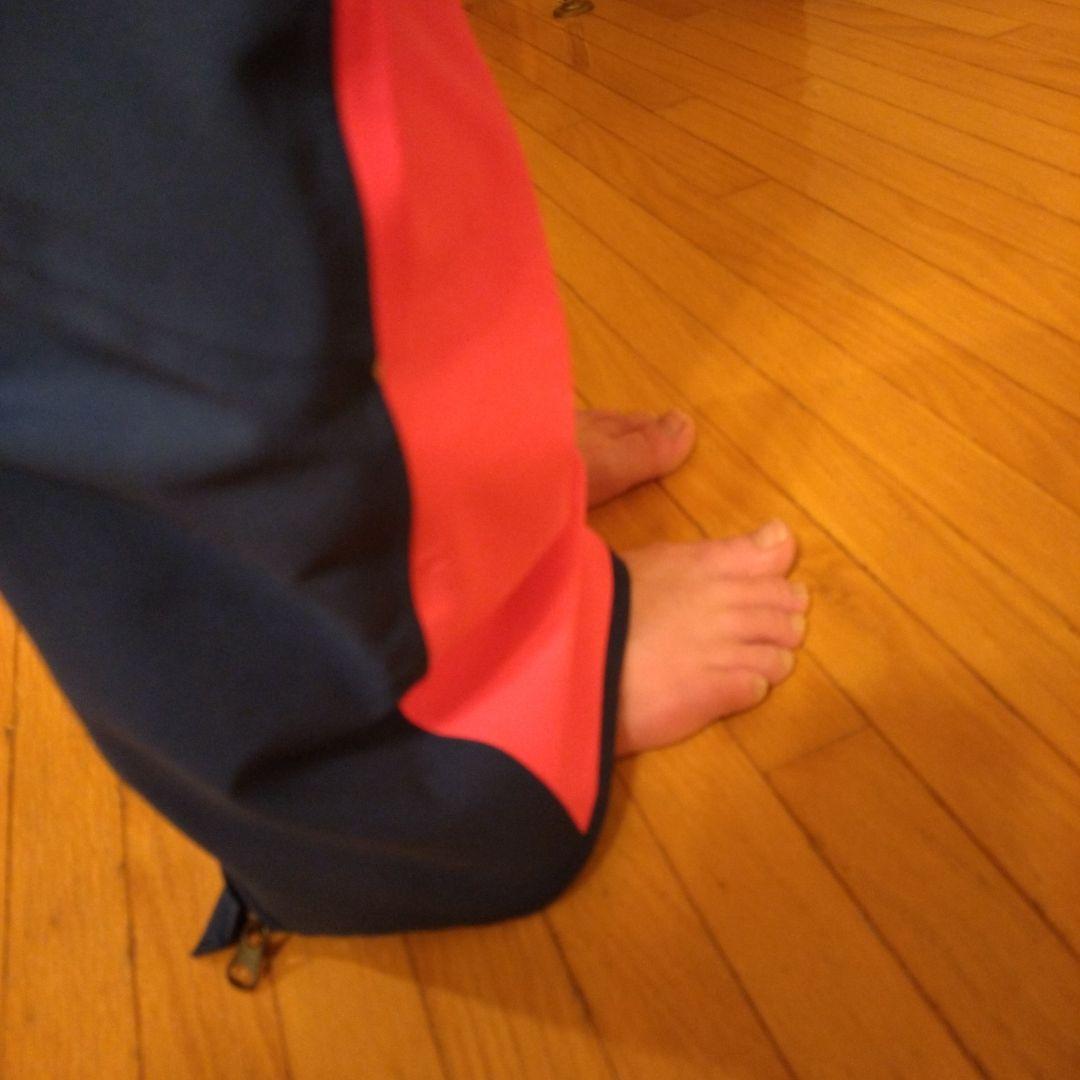 大幅下げ!　ONYONE 防水フード付き女性用スキーウェア上下