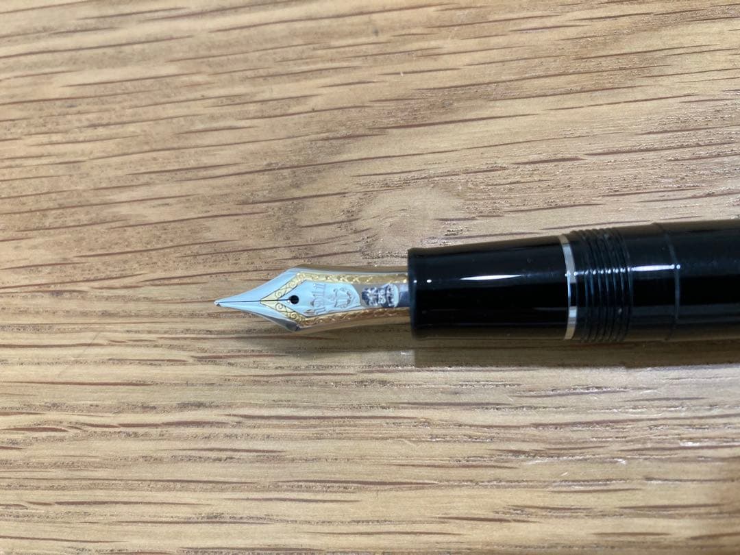 【再値下げ】SAILOR（セーラー万年筆） プロフェッショナルギア 銀 太字