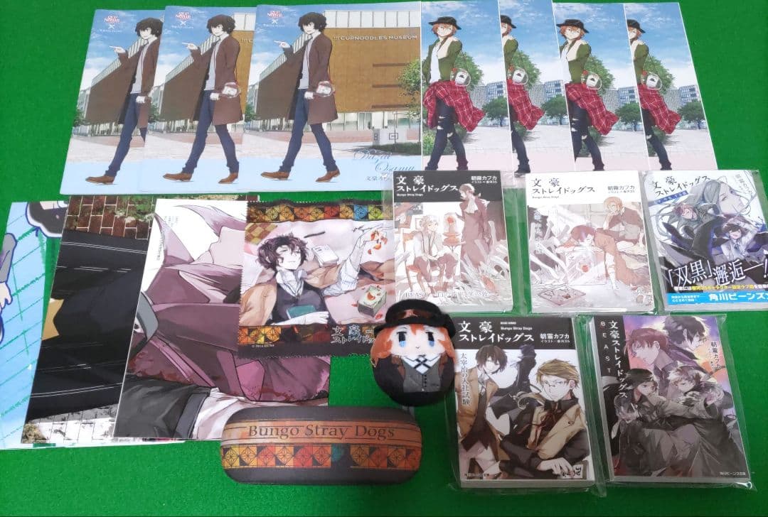 ④⑧ 太宰　中原中也　缶バッジ　アクリルスタンド　など