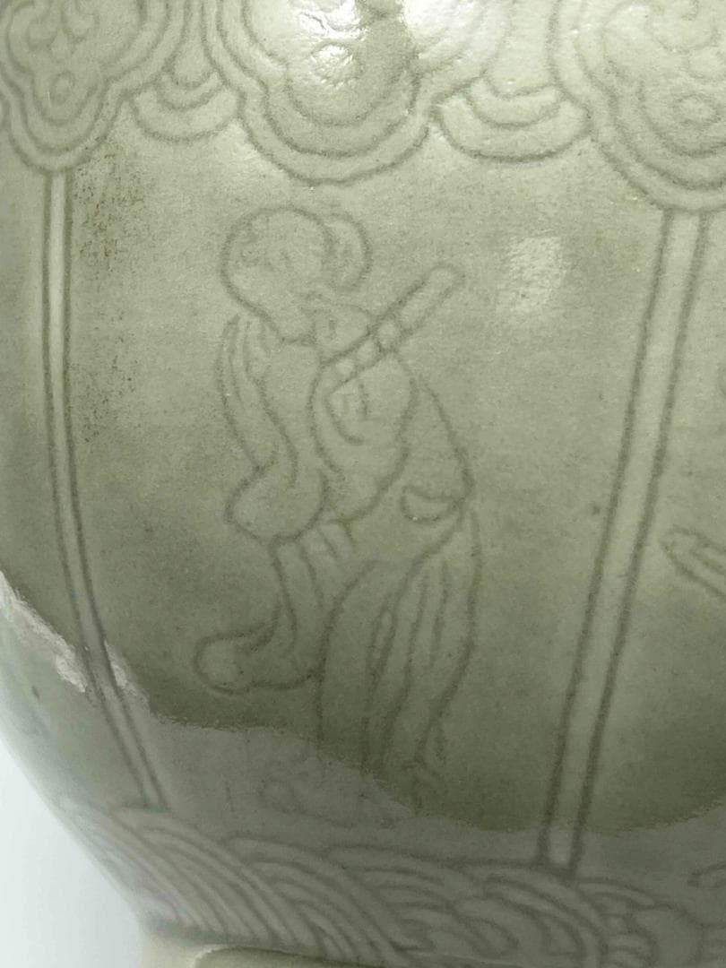 清雍正時代　青磁暗刻花卉輪花大鉢　【旧家蔵出し】 希少貴重 景徳鎮(B-76)