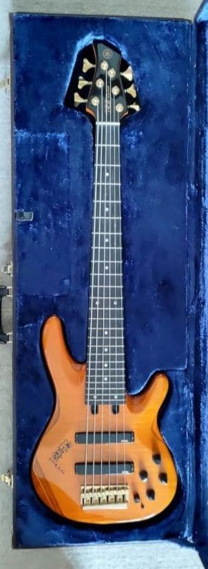 ベース　YAMAHA TRB-Custom