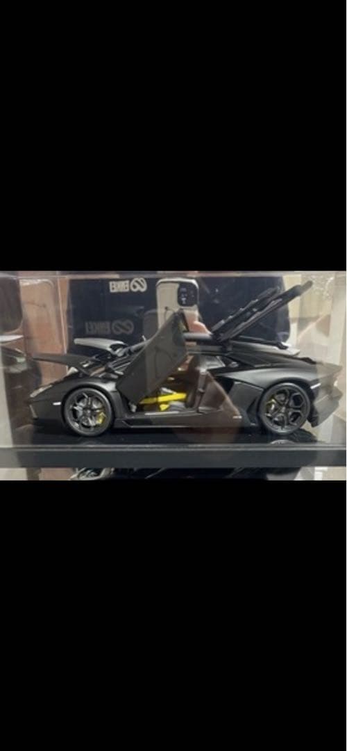 ランボルギーニアヴェンタドール1/18